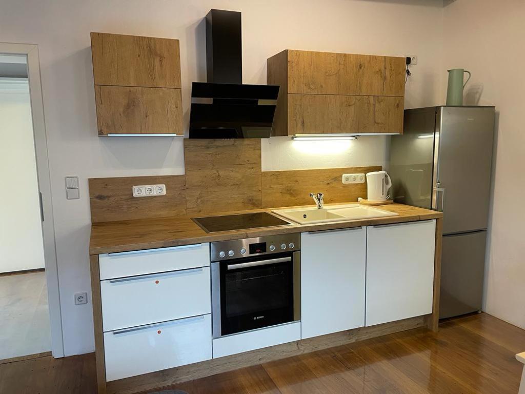 Ferienwohnung Im Stadtzentrum Von Bernau - Komfortable Wohnung Mit 2 Zimmern, Bad, Spuelmaschine, Waschmaschine, Komplette Kueche, Wlan, Terrasse, Ruhige Lage Bernau bei Berlin Exteriér fotografie